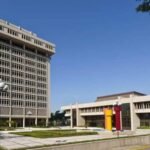 Presidente Abinader y primera dama reciben la primera cédula de identidad y electoral emitida por la JCE