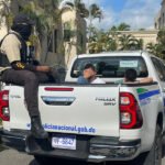 Comunitarios queman neumáticos en carretera Francisco del Rosario Sánchez por apagones