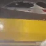 Golpe de agua en Don Honorio arrastra carros y deja la calle A intransitable