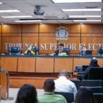 Educación entrega a 948 estudiantes destacados primeras de 10 mil becas de excelencia.